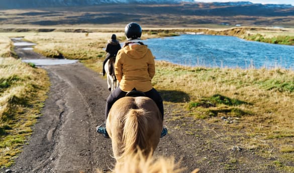Horseback riding to Írárfoss