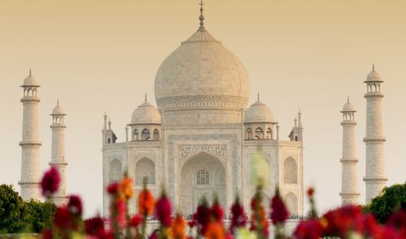 Agra - Sunrise at the Taj Mahal