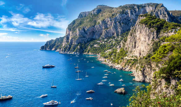 Private yacht trip to Capri
