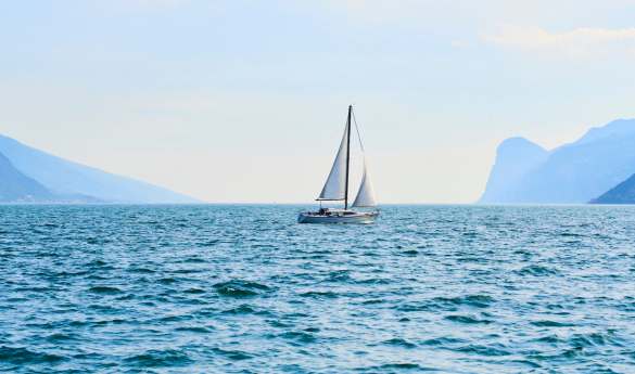 Sailing on Lake Garda