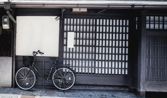 Cycling Tokyo's Hidden Backstreets