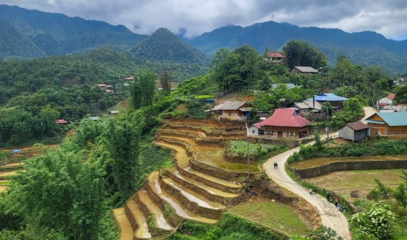 Trek to Ban Phavie
