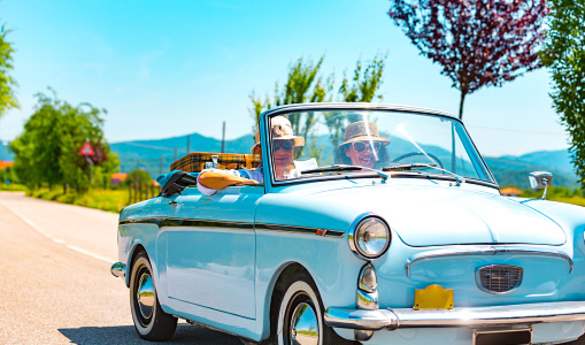 Classic car to Mdina