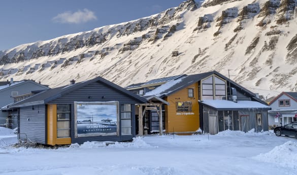 Basecamp Hotel Longyearbyen Base