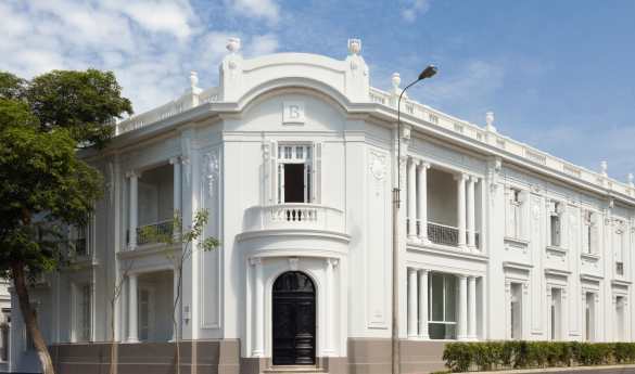 Hotel B