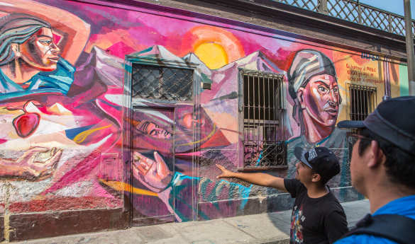 Monumental Callao with Graffiti Lesson