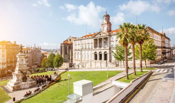 Private Half-day Tour of Porto & Visit to Stock Exchange Palace