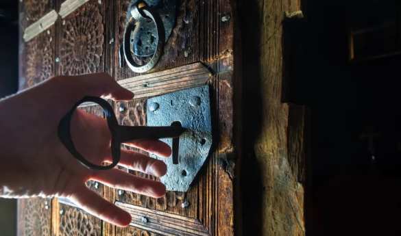 The Secret Keys of Toledo