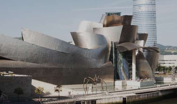 Walking Tour of Bilbao with Guggenheim Tour
