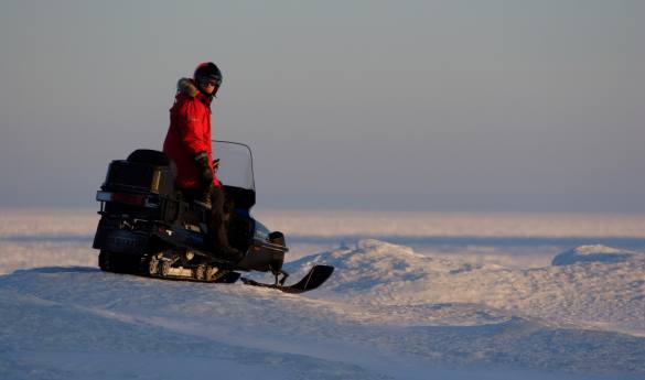 Snowmobile safari at Arctic Retreat