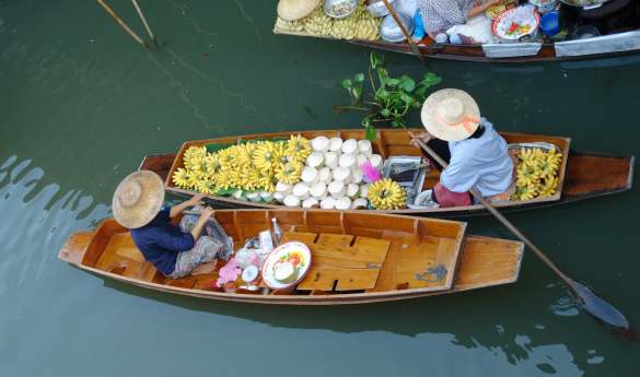 Tha Kha Floating Market