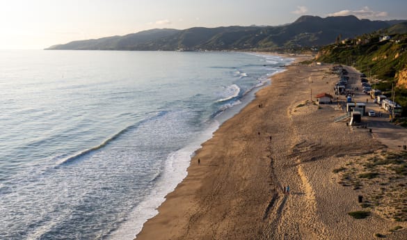 Helicopter Tour with Malibu Landing and Picnic