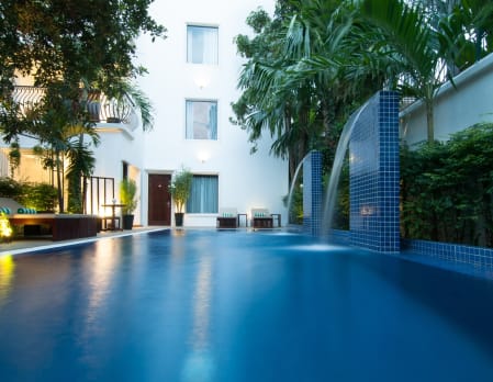 La Rose Suites
