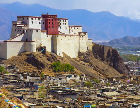 Gesar Hotel