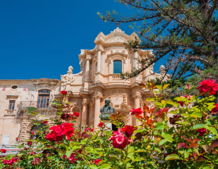 Dinner at a private palace in Noto