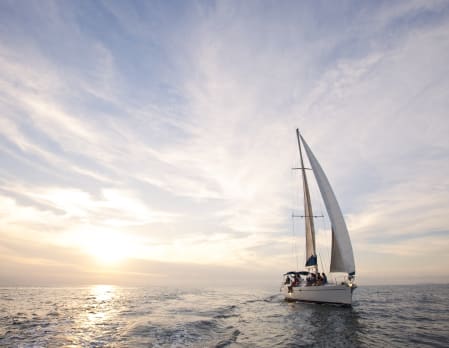 Private Yacht to Casitas Maraika Beach Club & Lunch