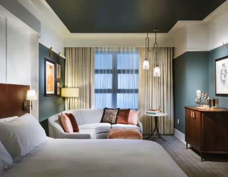 Perry Lane Hotel