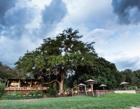 Shawa Luangwa Camp