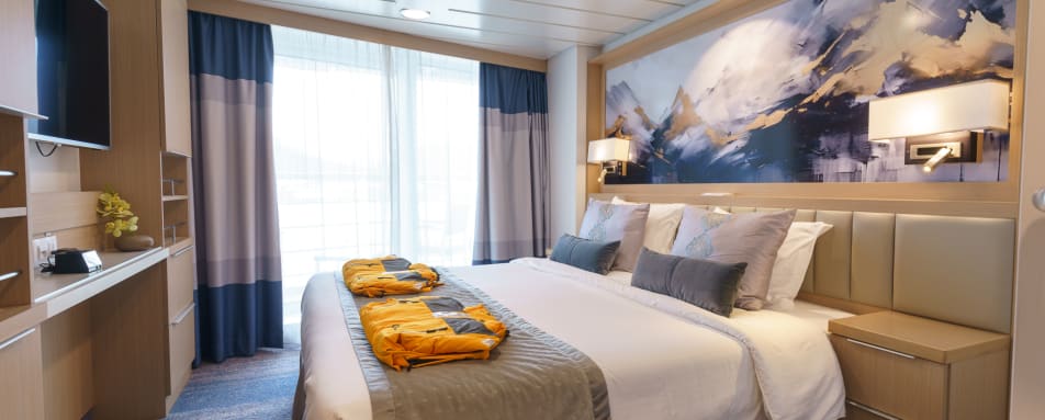 Deluxe Veranda Stateroom 