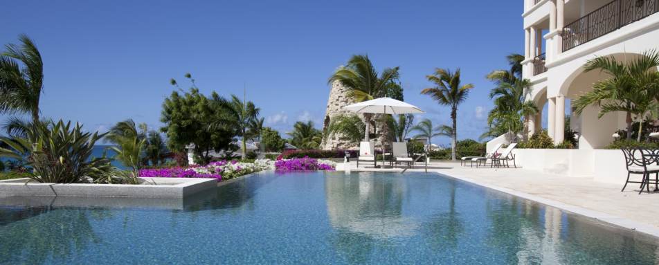 Cove Suites Pool - Blue Waters 