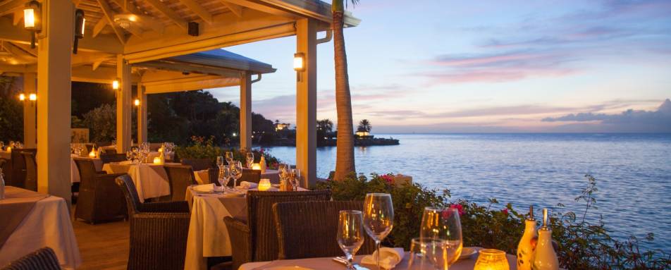 Blue Waters - Restaurant in the Evening 