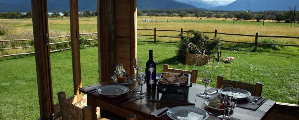 Meal with a view - Estancia Nibepo Aike