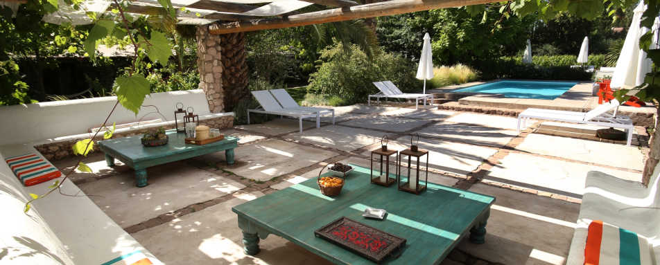 Pool and lounge area - Finca Adalgisa