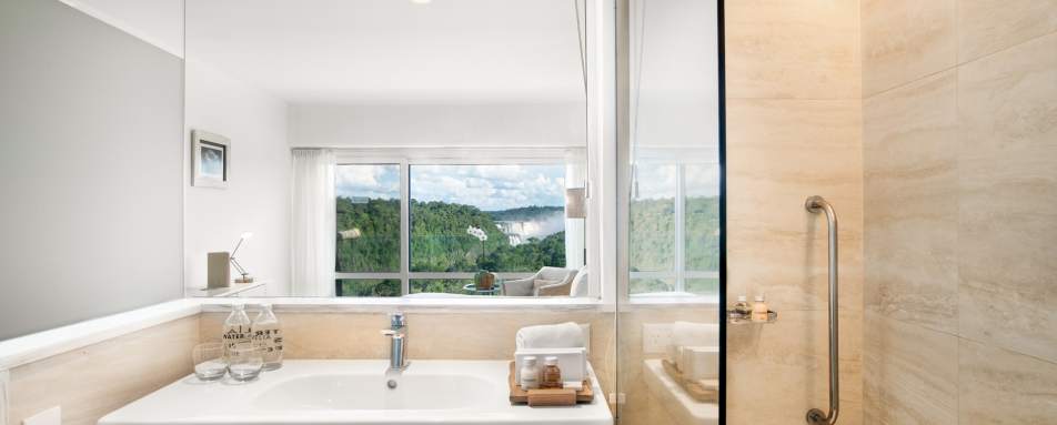 Deluxe Falls View bathroom - Gran Melia Iguazu 