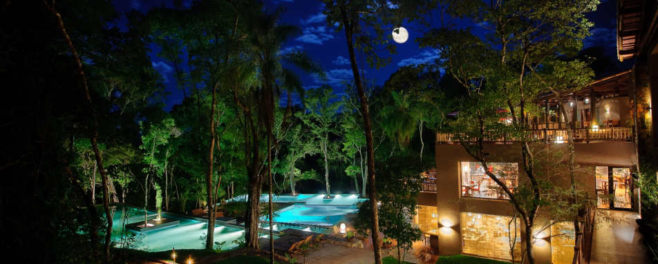 Hotel at night - Loi Suites Iguazu