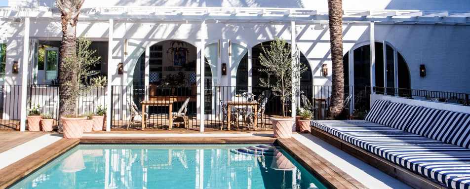 Restaurant Pool View - Halcyon House 