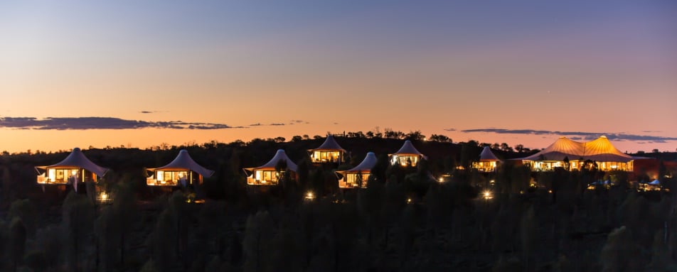 Night calls - Longitude 131