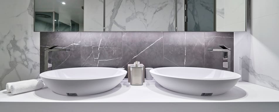 Grand Panoramic Suite Bathroom sink 