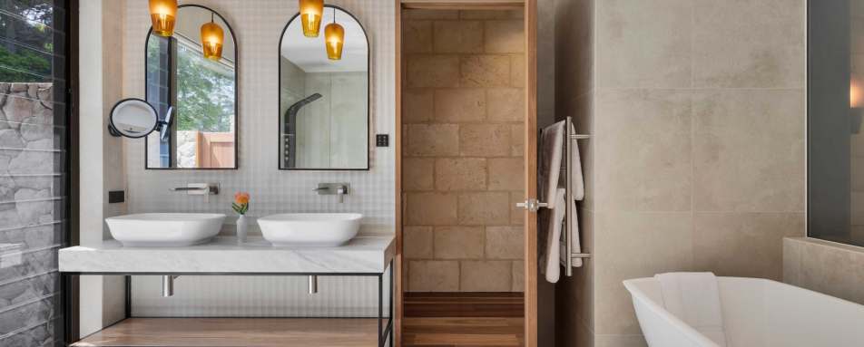 Suite Bathroom - Sequoia Lodge 