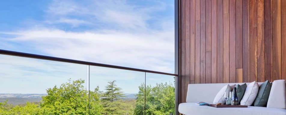 Balcony Daybed - Sequoia Lodge 