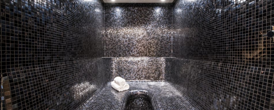 steam room 