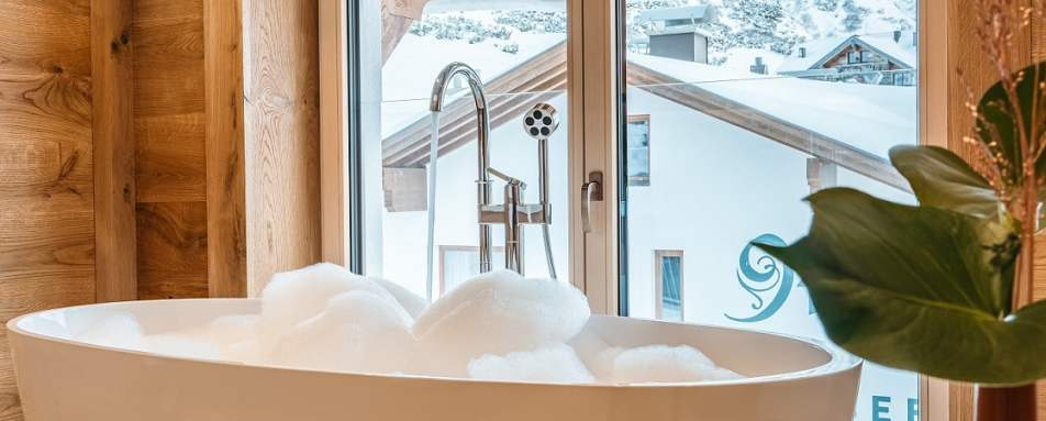Arlberg Panorama Junior Suite Bathroom 