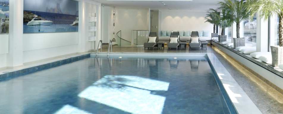 Hotel pool - Thurnhers Residences