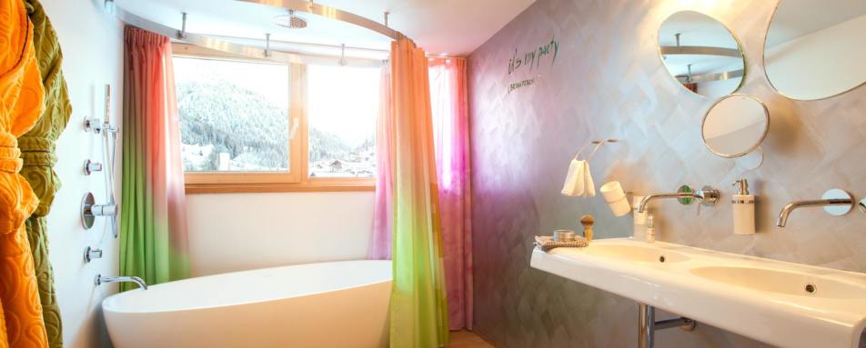Grand Suite Bathroom - Tyrol Hotel