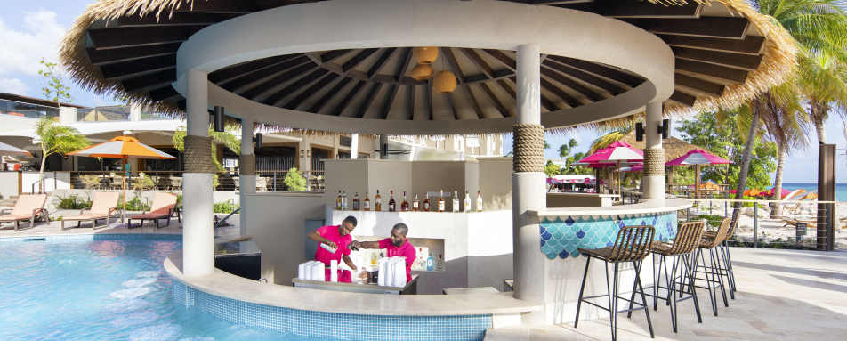  Adults-only swim-up bar 