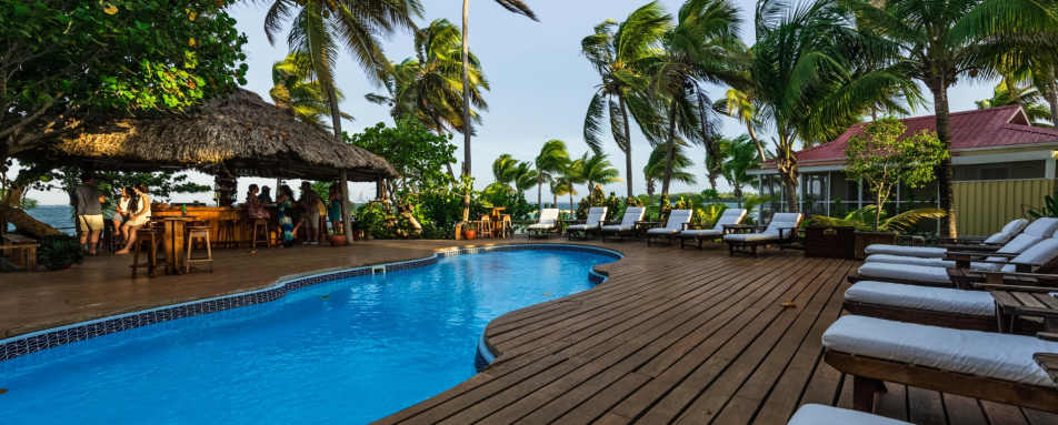 Pool and bar - Turneffe Island Resort