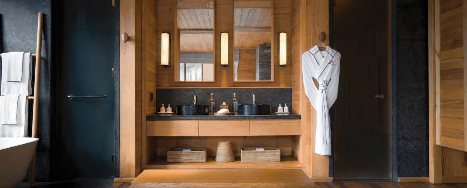 Lodge Suite Bathroom