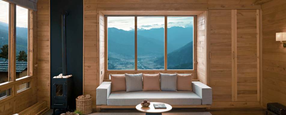 Lodge Suite Bedroom - Six Senses Paro 
