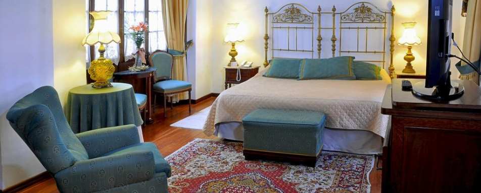 Traditional interiors - Hotel Parador Santa Maria  