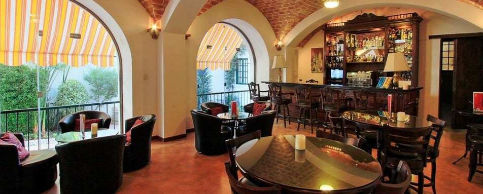 The bar - Hotel Parador Santa Maria La Real 