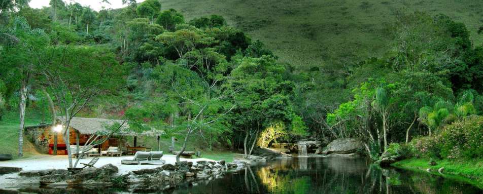 Dining area by the lake 
