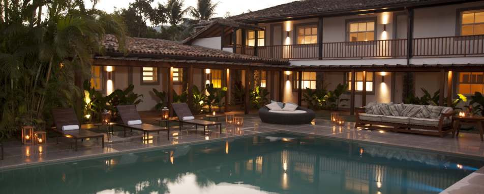 Pool at night - Pousada Literaria