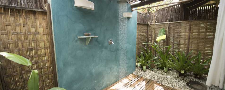 Bungalow outdoor bathroom - Txai Resort