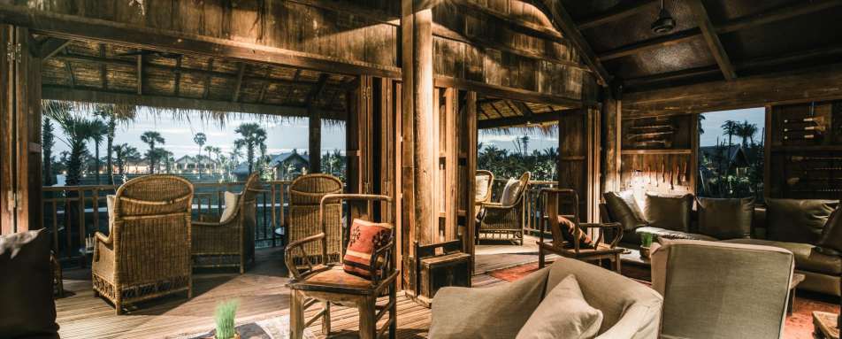 Main Bar - Phum Baitang