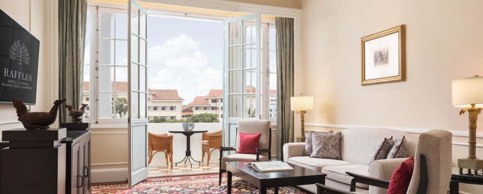 Landmark Suite Living Room 