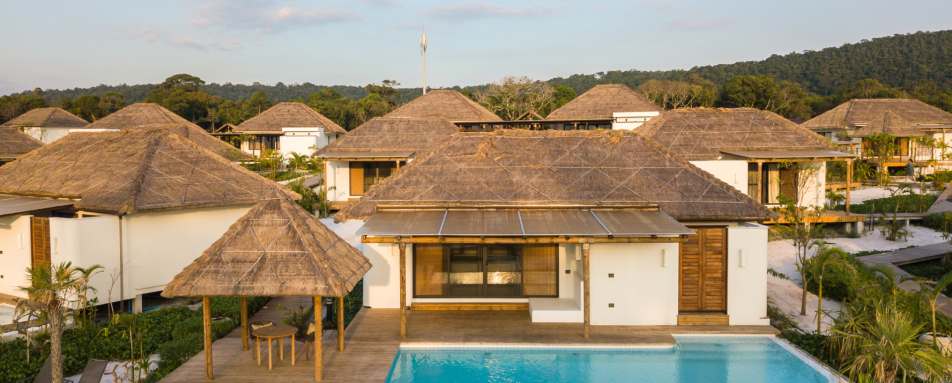 Beachfront Pool Villa 